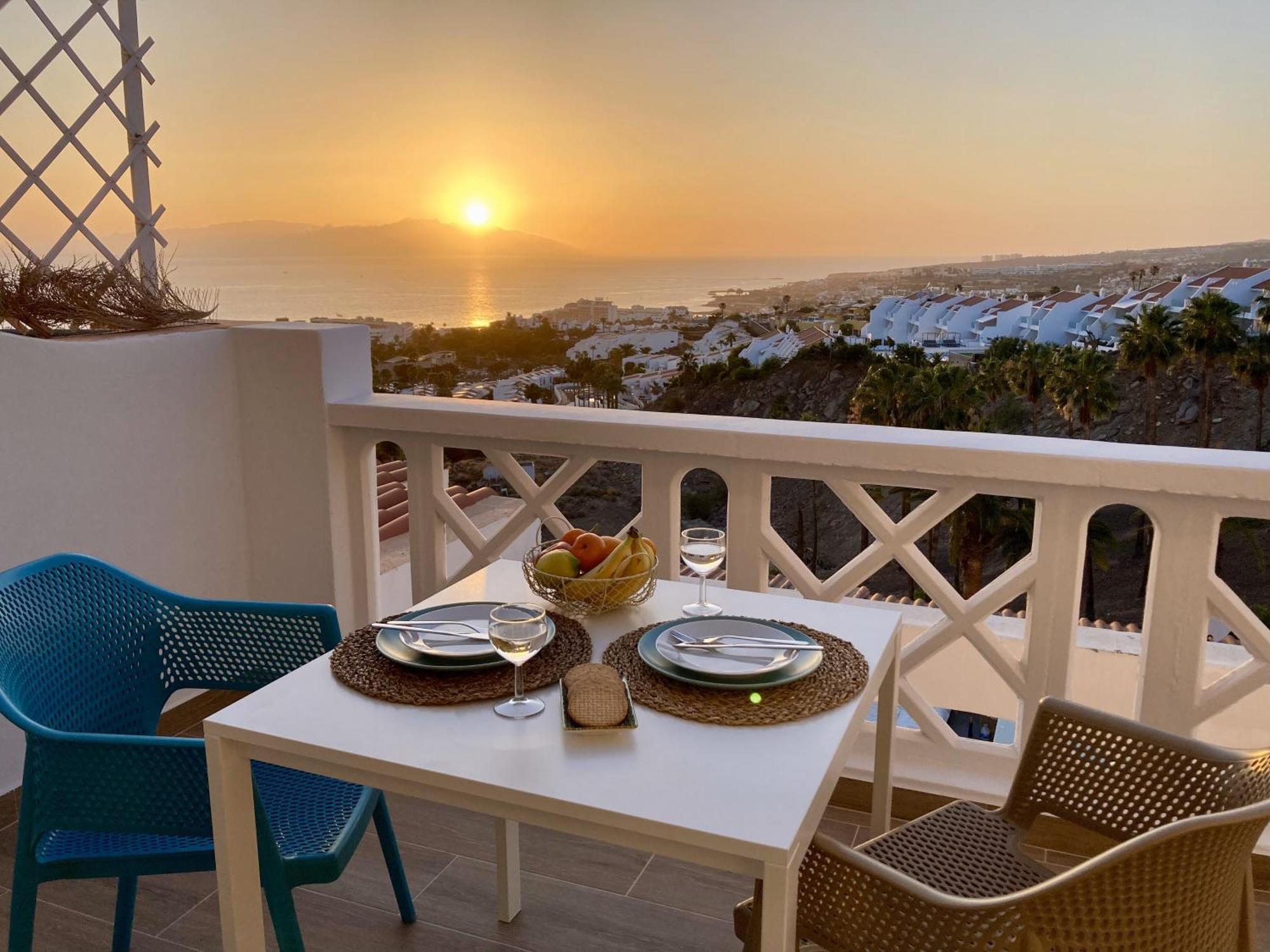 Costa Adeje - Modern Apartment With Terrace Views Of Ocean & Sunset Extérieur photo
